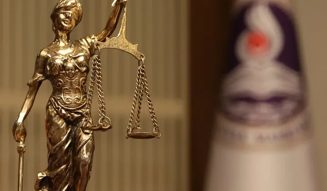 AYM, süresiz yoksulluk nafakasını düzenleyen ibareyi iptal etti