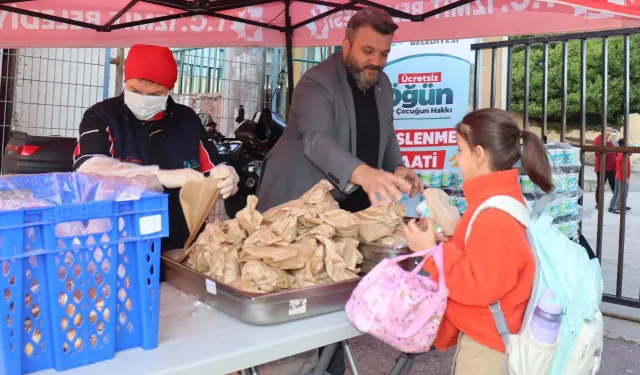 İzmit'in Beslenme Saati bu hafta da binlerce çocuğun yanında oldu