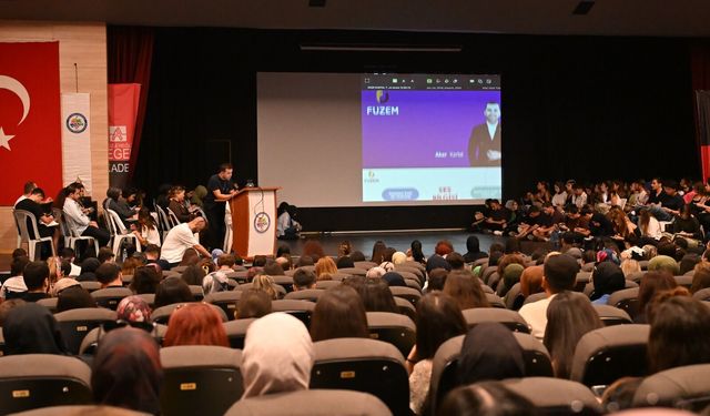 AKM'Yİ TIKLIM TIKLIM DOLDURDULAR