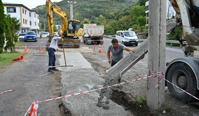 KEMER BÖLGESİNDE YOL GENİŞLETME ÇALIŞMALARI BAŞLADI