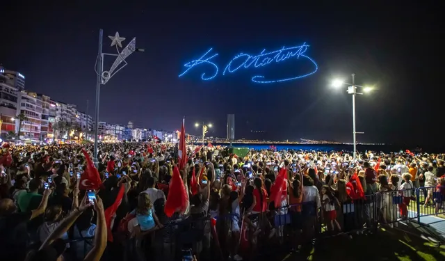 İzmir'de 29 Ekim coşkusu gökyüzüne taşınacak