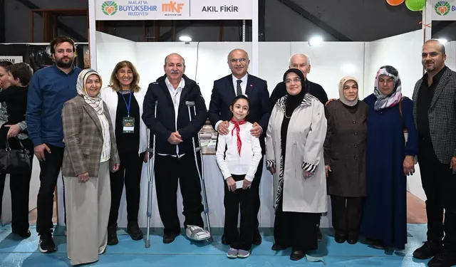 Malatyalı yazarlar kitap fuarında okurlarıyla buluştu