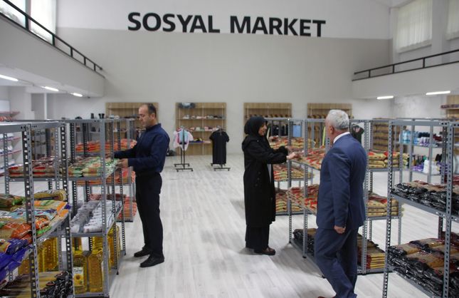 414 DEPREMZEDE AİLEYE SOSYAL MARKET DESTEĞİ