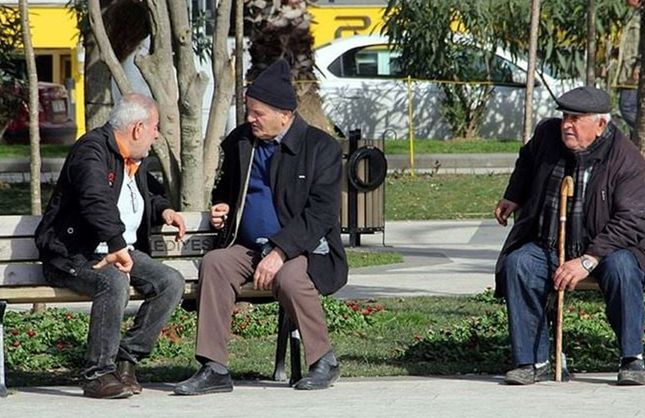 "EMEKLİLER ÖRGÜTLENMELİ"