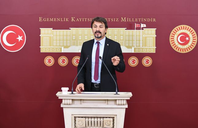 "BİZ CHP'Yİ TAŞIYORUZ ASLINDA"