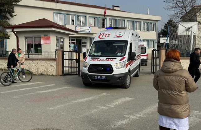 FABRİKADA 25 İŞÇİ ZEHİRLENDİ...