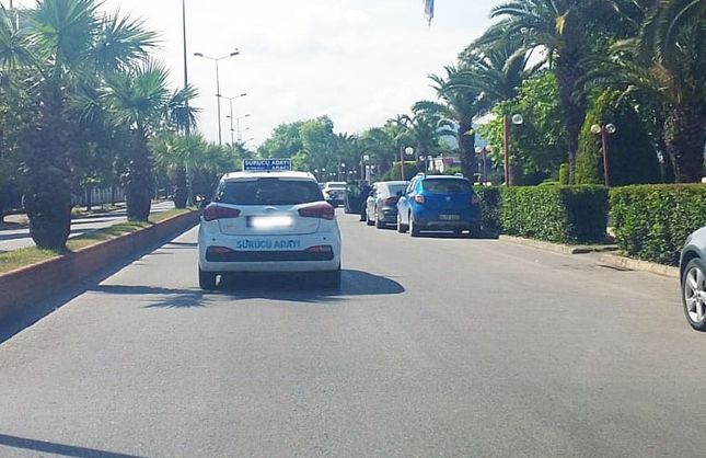 SOL ŞERİT ISRARI