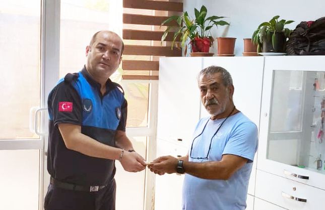 BULDUĞU 650 EURO'YU TESLİM ETTİ