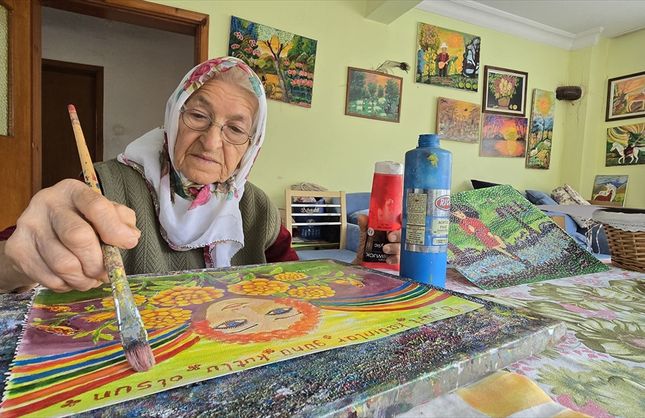 89 YAŞINDA ÜRETMEYE DEVAM EDİYOR