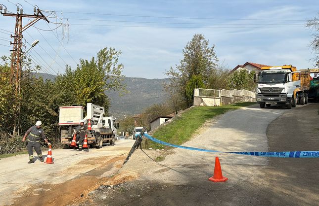 ELEKTRİK AKIMINA KAPILDI HAYATINI KAYBETTİ