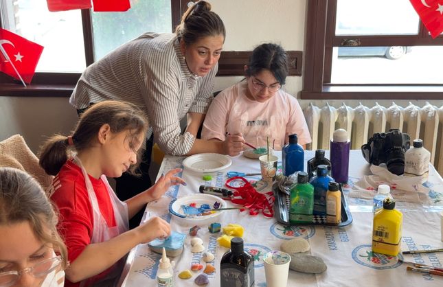 KENT MÜZESİNDE TAŞ BOYAMA