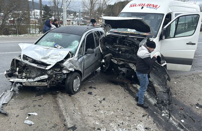 FECİ KAZADA HAYATINI KAYBETTİ