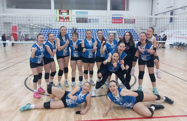 KDZ.EREĞLİ VOLEYBOL 2 KATEGORİDE FİNALDE