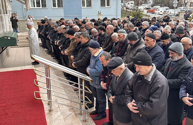 DENİZDE ÖLÜ BULUNMUŞTU...