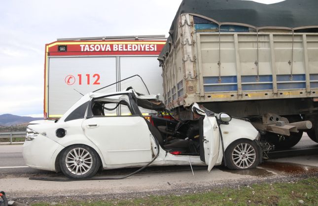 FECİ KAZA, 2 KİŞİ ÖLDÜ