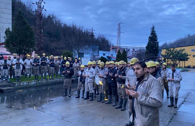 KAHRAMAN MADENCİLER 335 CAN KURTARDI