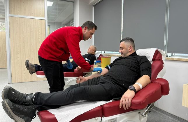 DÜZENLİ KAN BAĞIŞIYLA UMUT OLUYORLAR