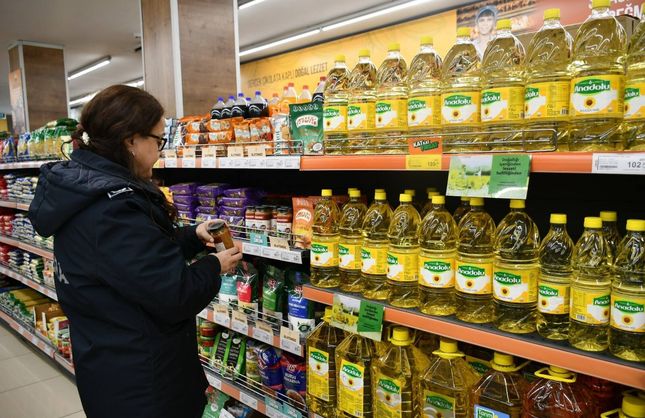 FİYAT ETİKETİ İLE KASA FİYATI ARASINDAKİ UYUMA BAKILDI