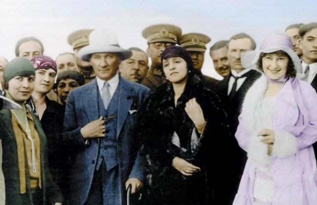 “KADIN DEVRİMİDİR”