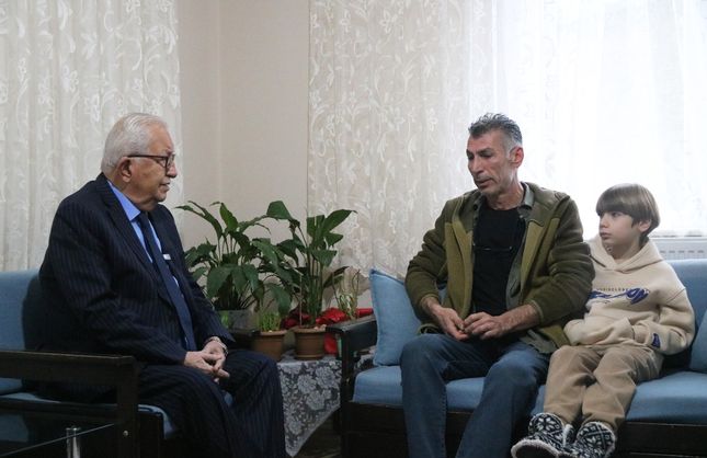 DEPREMDE EŞİNİ KAYBETTİ, OĞLUYLA EREĞLİ'DE YAŞIYOR