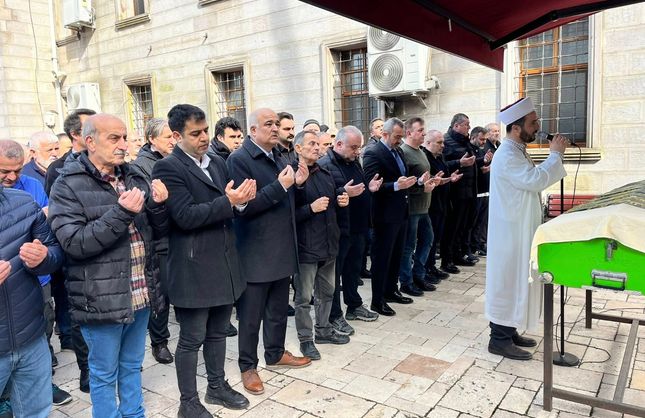 YİĞİT DAYI SON YOLCULUĞUNA UĞURLANDI