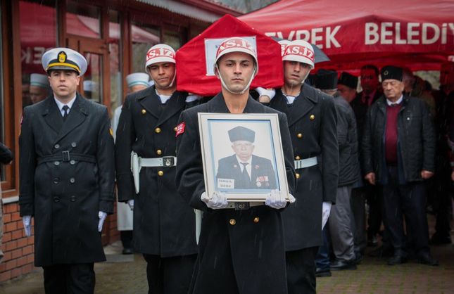 DEDE, ASKERİ TÖRENLE UĞURLANDI