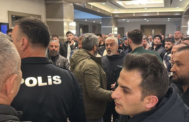 GENEL KURULDA KAVGA, POLİS MÜDAHALE ETTİ