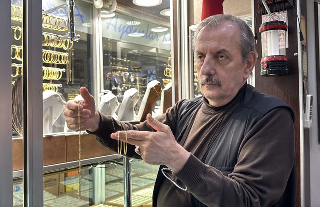 KENDİNİ JANDARMA OLARAK TANITIP SİLAH GÖSTERDİ