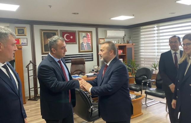 GENEL MÜDÜR, SENDİKADA...