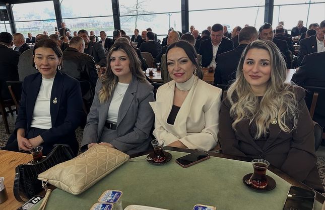 ALAPLI'DA RENKLİ GÖRÜNTÜLER