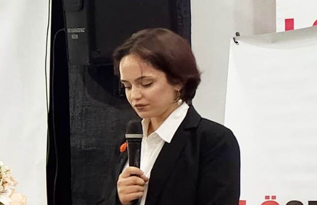 MELEK'İN TÜYLERİ DİKEN DİKEN EDEN MÜCADELESİ!..