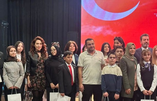 ‘KORKMA! GENÇLİĞİN RUHU BURADA’