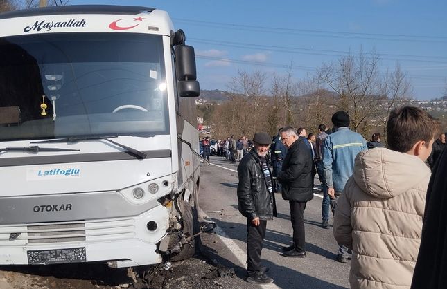 EREĞLİ'DE İŞÇİ SERVİSİ KAZA YAPTI ÇOK SAYIDA YARALI VAR!