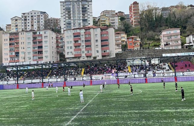 EREĞLİSPOR, ORDU'YU 5 GOLLE UĞURLADI