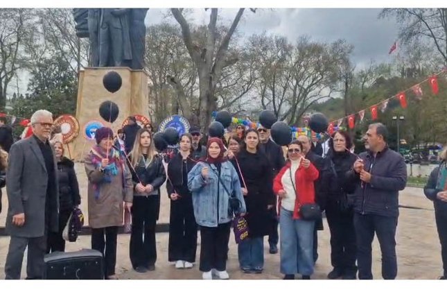 ANIT ÖNÜNDE SESSİZ EYLEM