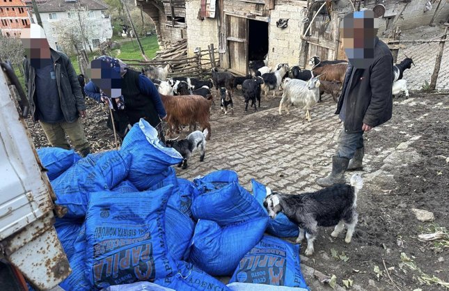 "SÖZDE DEĞİL ÖZDE YAŞATIYORUZ"