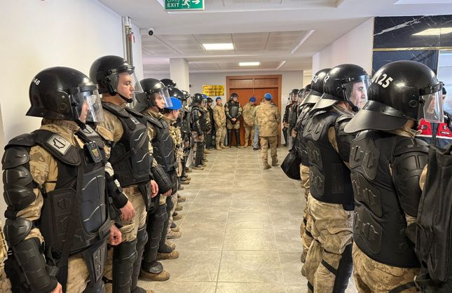 "CHP'LİLER VE BELEDİYE ÇALIŞANLARI İŞGAL ETMİŞTİR"