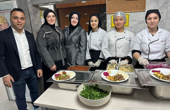 10 BİN KİŞİ KAPASİTELİK YEMEKHANİN AÇILIŞI YAPILDI