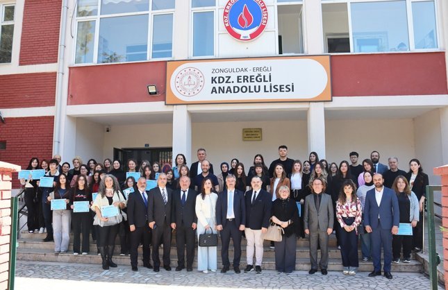 GENÇ YAZAR ADAYLARI BULUŞTU