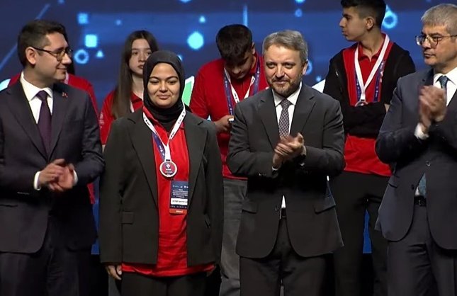 EREĞLİ’DEN TÜBİTAK FİNALLERİNDE GURURLANDIRAN BAŞARI