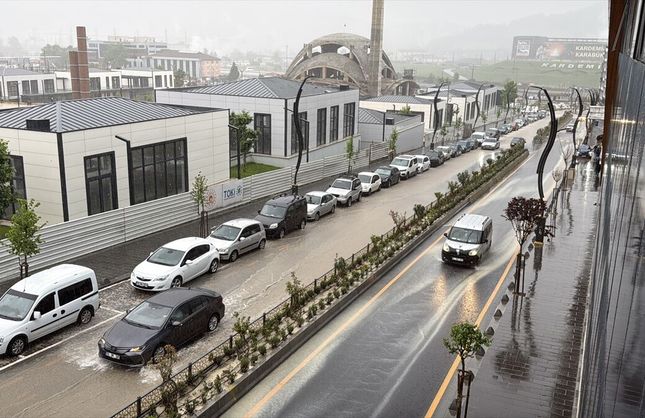 SAĞANAK YAĞIŞ ETKİLİ OLDU