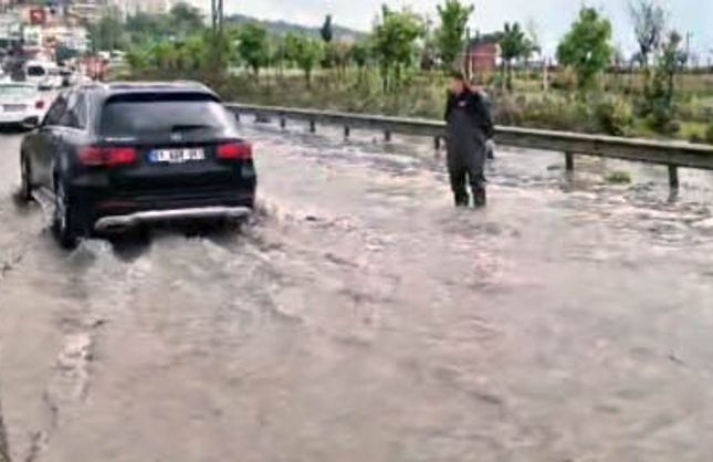 KÖPRÜ SULAR ALTINDA KALDI