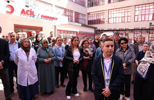 HASTANE ÖNÜNDE HELALLİK ALINDI
