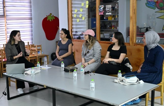 ANNE ADAYLARINA ÖZEL EĞİTİM
