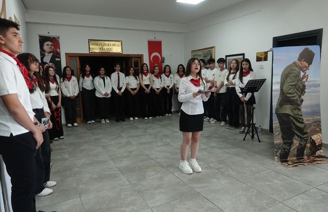 ERFEN FOTO'NUN 'TELEFONTAĞRAF' SERGİSİ AÇILDI
