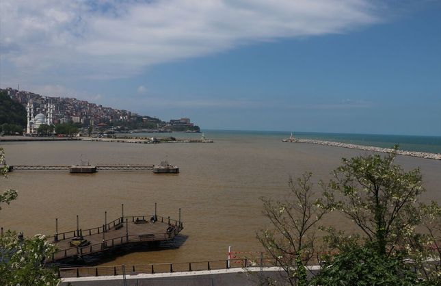 DENİZİN RENGİ DEĞİŞTİ