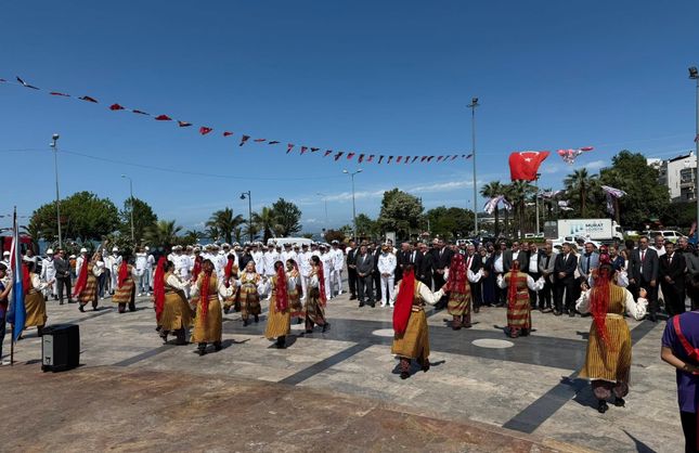 EREĞLİ’DE BAYRAM VARDI
