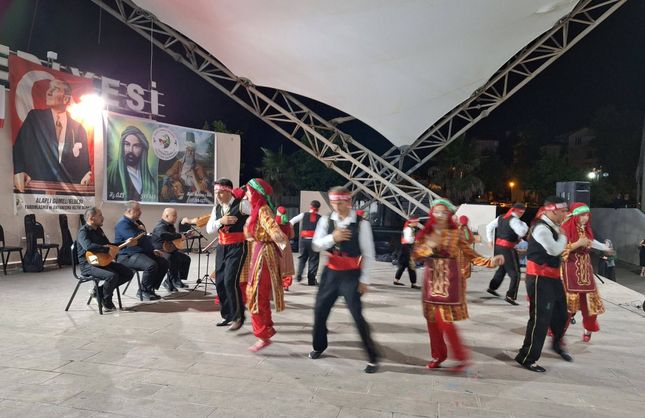 AŞURE ETKİNLİĞİNDE RENKLİ GÖRÜNTÜLER