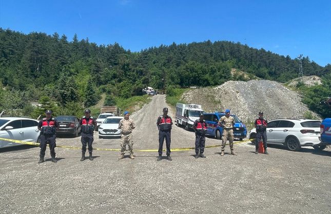 MADEN OCAĞINDA GÖÇÜK, İŞÇİ MAHSUR KALDI