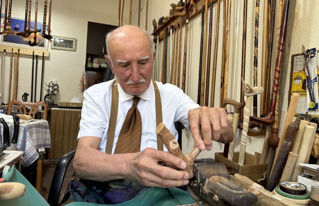 İKİ KEZ İFLAS ETTİ, TUTKUSUNDAN VAZGEÇMEDİ